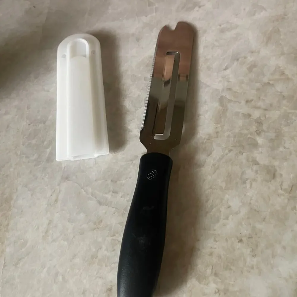 Pampered chef cheese slicer